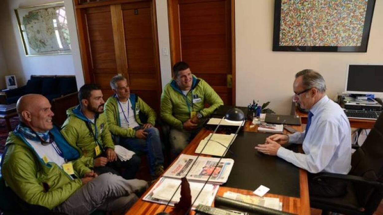 Honores diplomáticas en La Paz