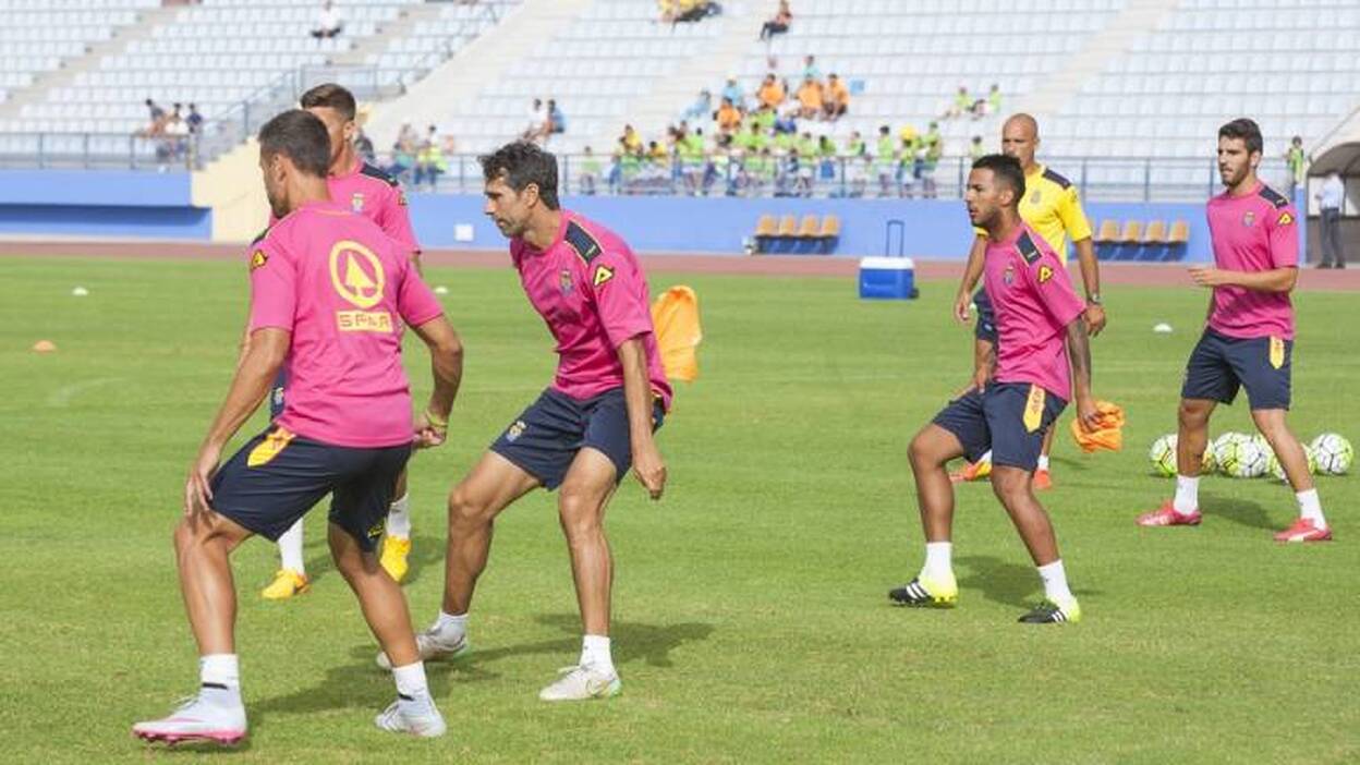 Entrenamiento amarillo en el Estadio de Maspalomas