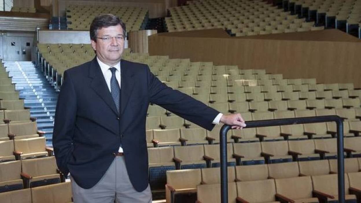Luis Acosta cesa al frente de la Fundación Auditorio Teatro