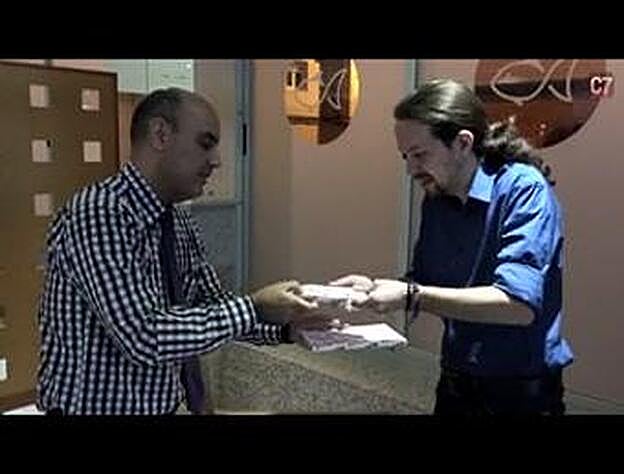 Pablo Iglesias también recibió sus regalos