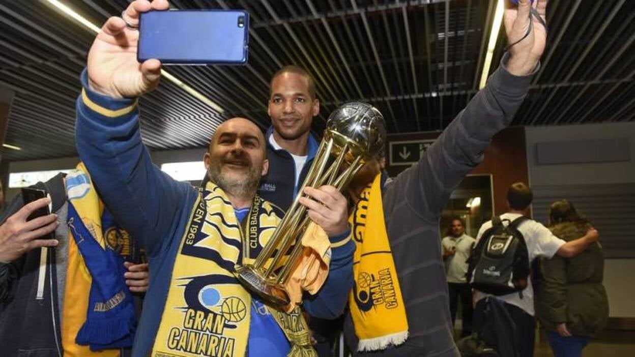 Una bienvenida como campeones