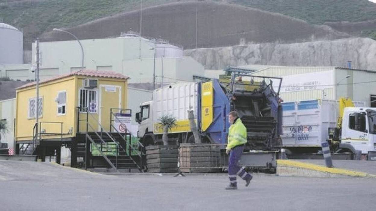 La tasa insular por el uso de los vertederos es ilegal
