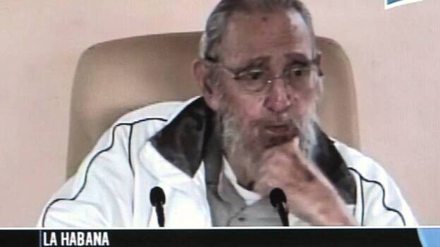 Fidel Castro reaparece en un acto público en homenaje a su cuñada fallecida en 2007