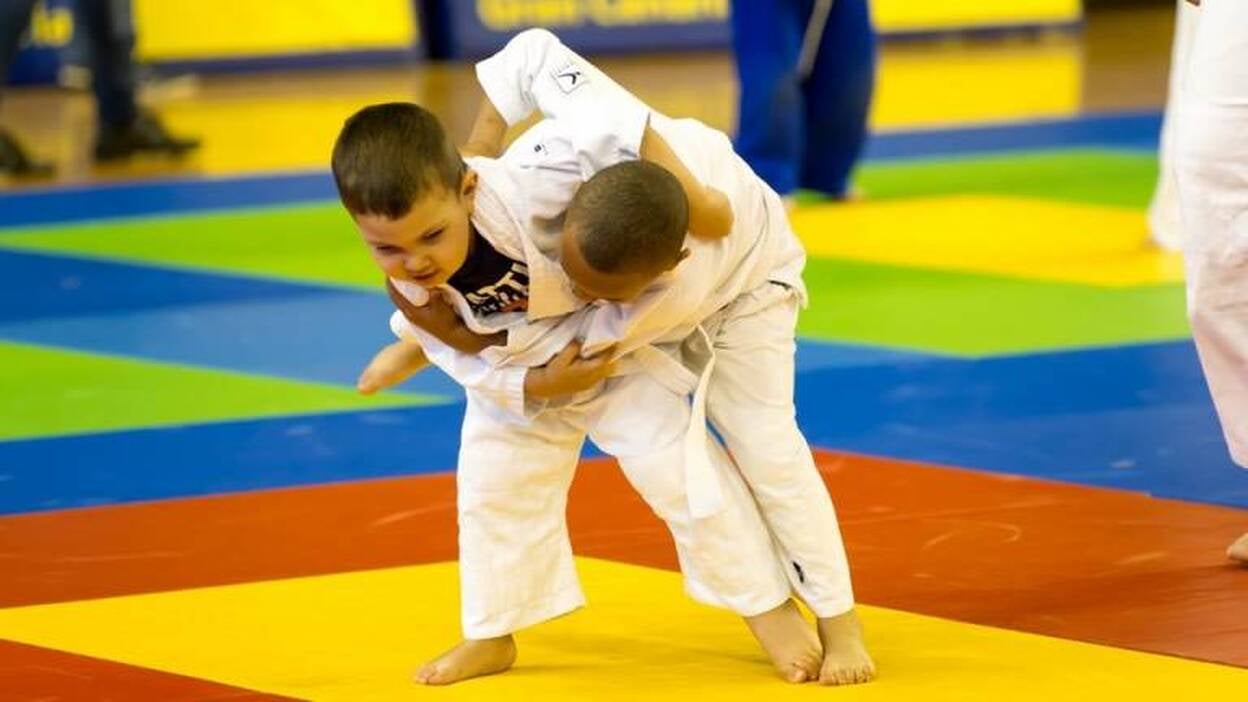 Espectáculo en el 50º Torneo Manuel Campos de Judo