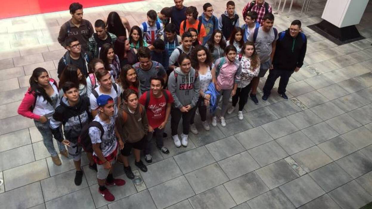 Los alumnos del IES Las Huesas visitan CANARIAS7