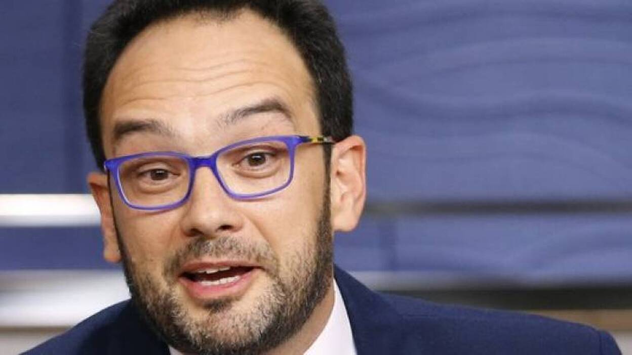 Hernando: "Chaves y Griñán viven de sus pensiones modestamente"