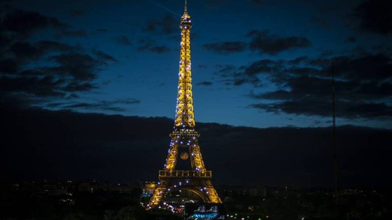 La Torre Eiffel abre una nueva terraza verde durante el verano