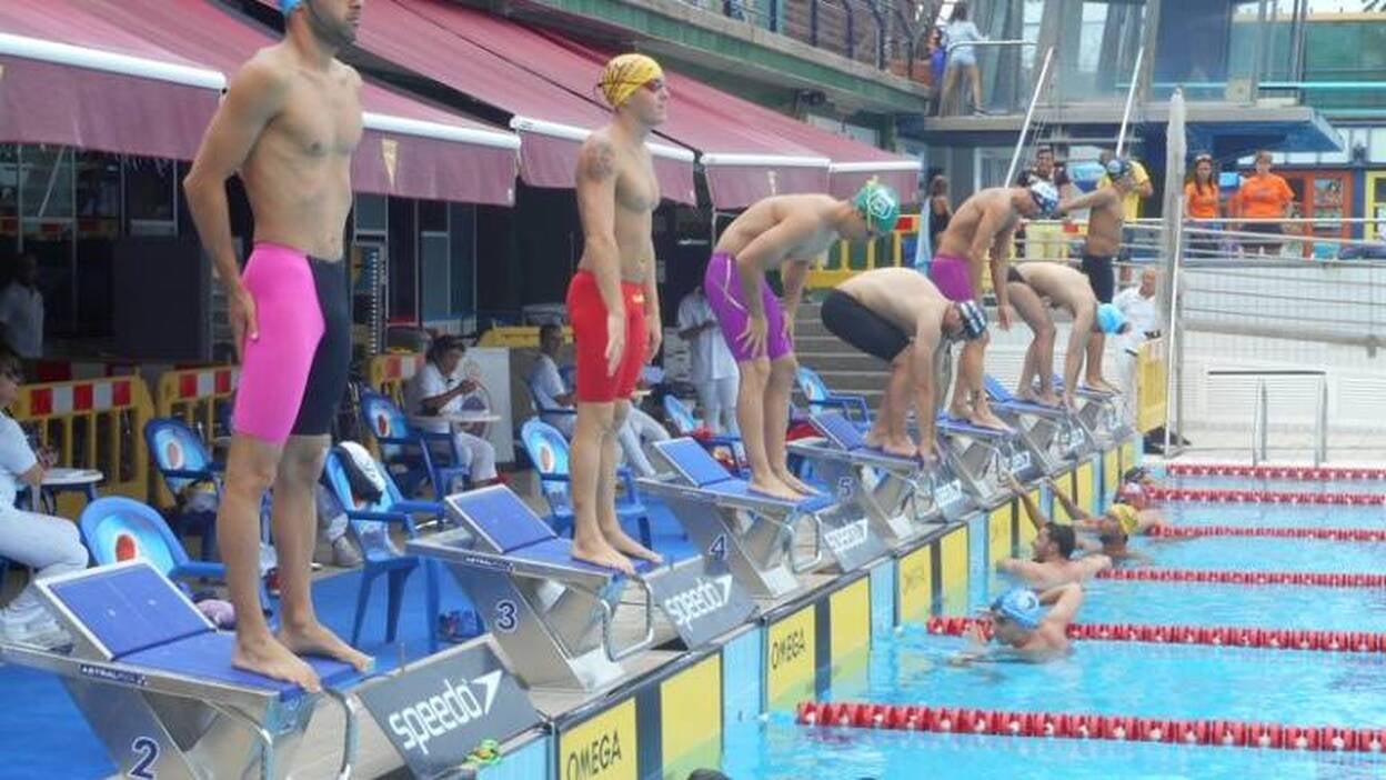 Empiezan a caer las medallas para los nadadores insulares