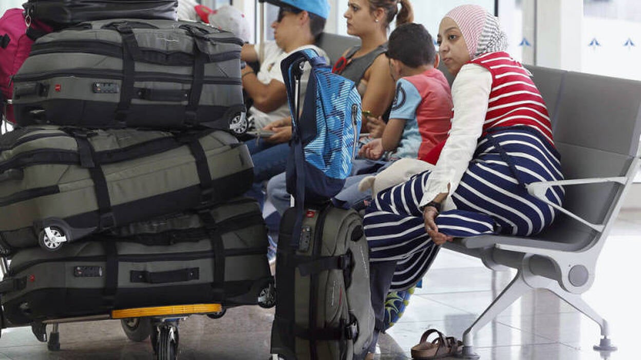 Vueling prevé cancelar hoy 66 vuelos por la huelga en Francia