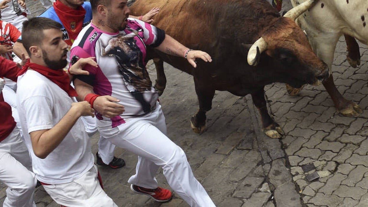 Cruz Roja ha atendido a 61 personas tras el sexto encierro