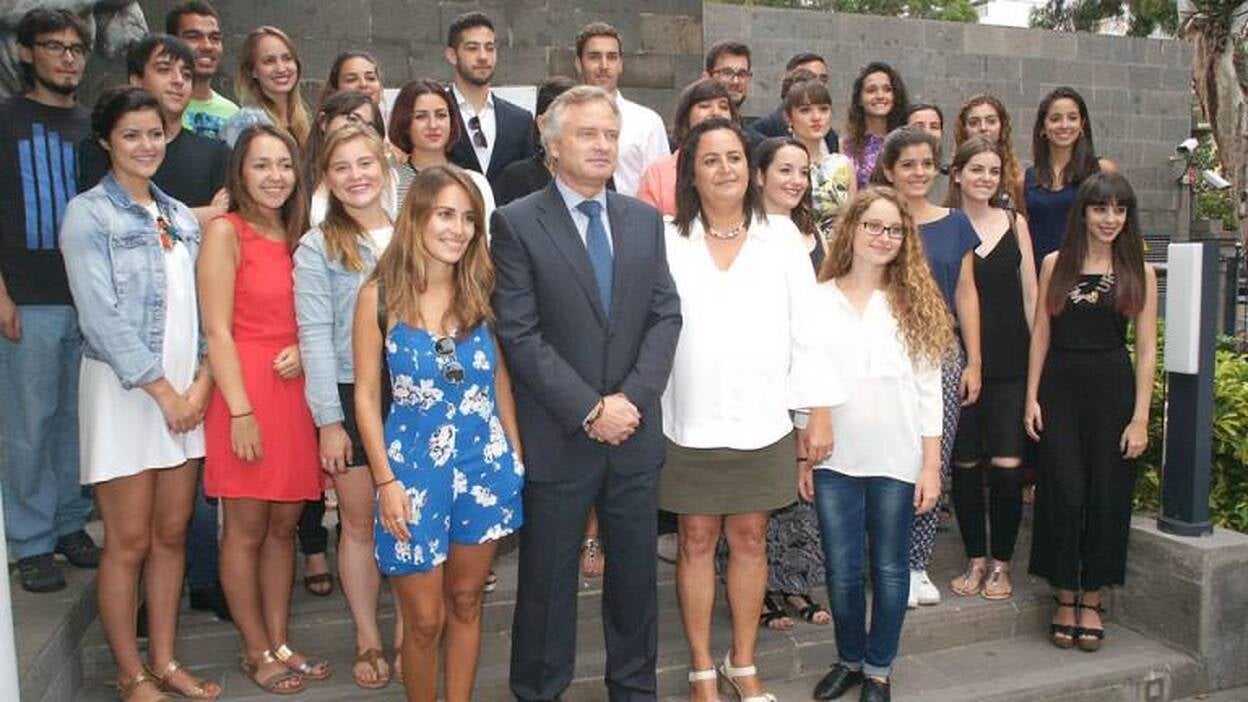 Mapfre Guanarteme beca a los mejores expedientes de Canarias