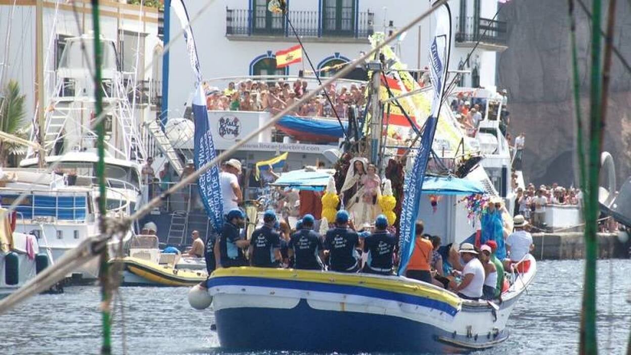 Mogán rinde honores a la Virgen del Carmen