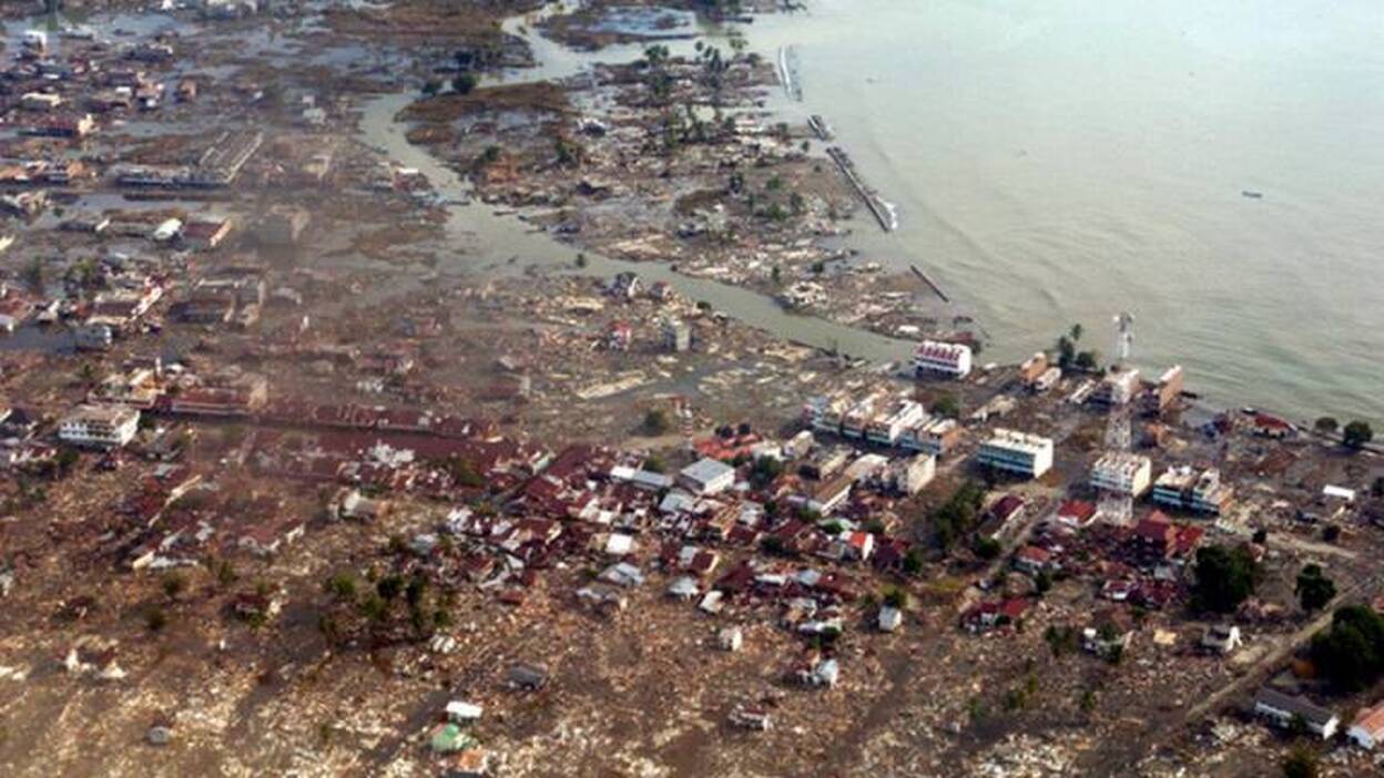 Un padre esrilanqués recupera a su hija 12 años después del tsunami