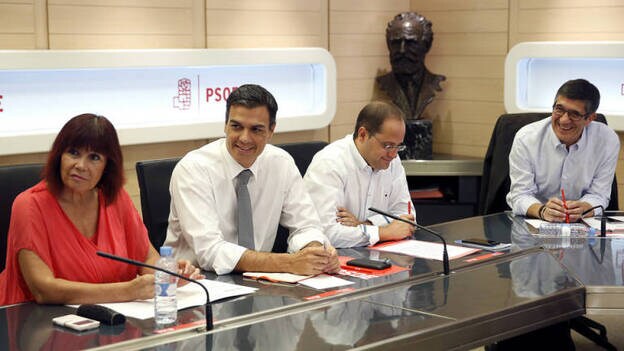 La ejecutiva del PSOE avala mantener el voto en contra de Rajoy