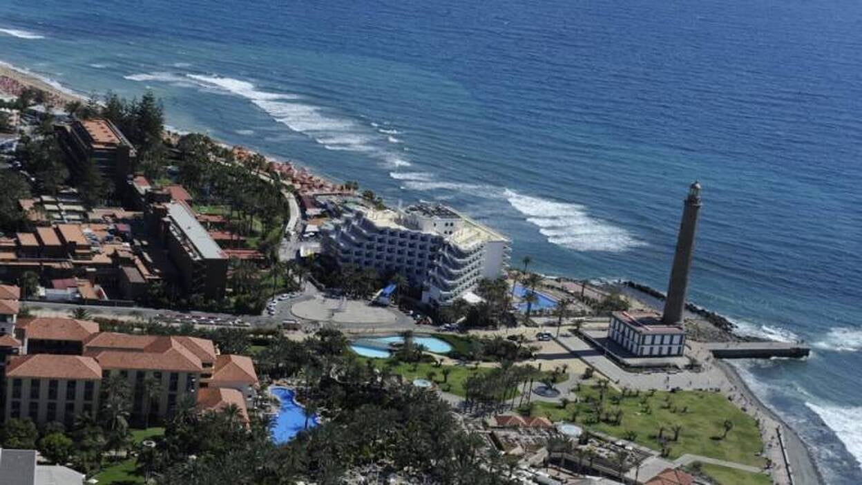 Patronal y sindicatos, más cerca del acuerdo laboral