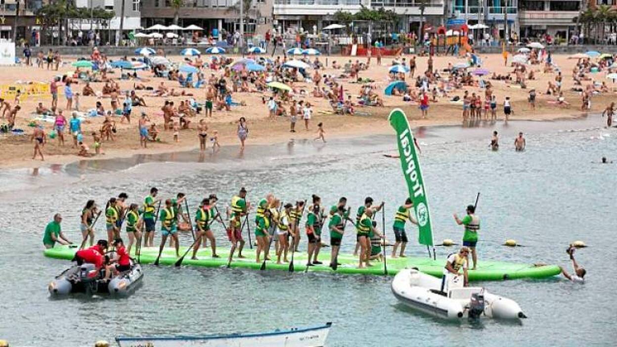 Tropical bate dos nuevos récords Guinness en Las Canteras