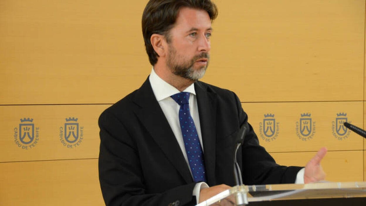 Alonso cree que el PSOE sigue en el Gobierno de Canarias solo por los sueldos