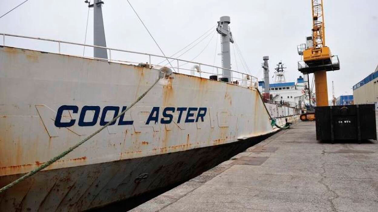 El puerto "estará limpio" de barcos chatarra en 2017