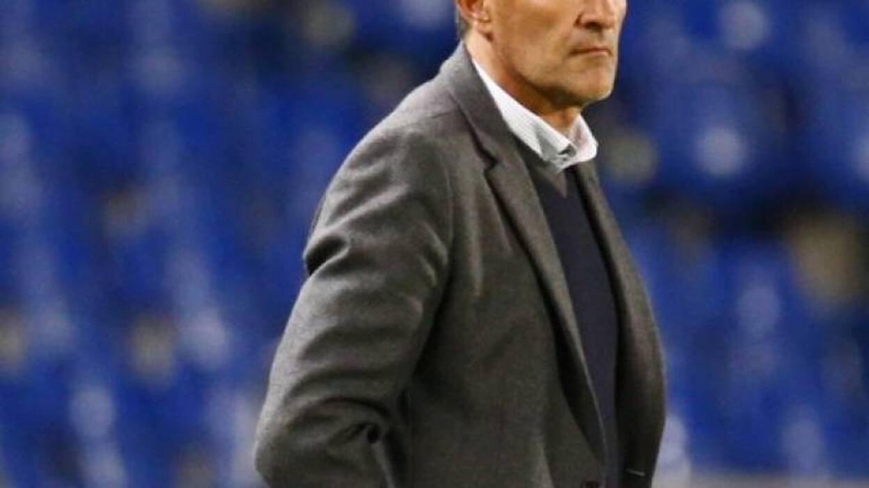 Setién abre la puerta de salida a Javi Castellano