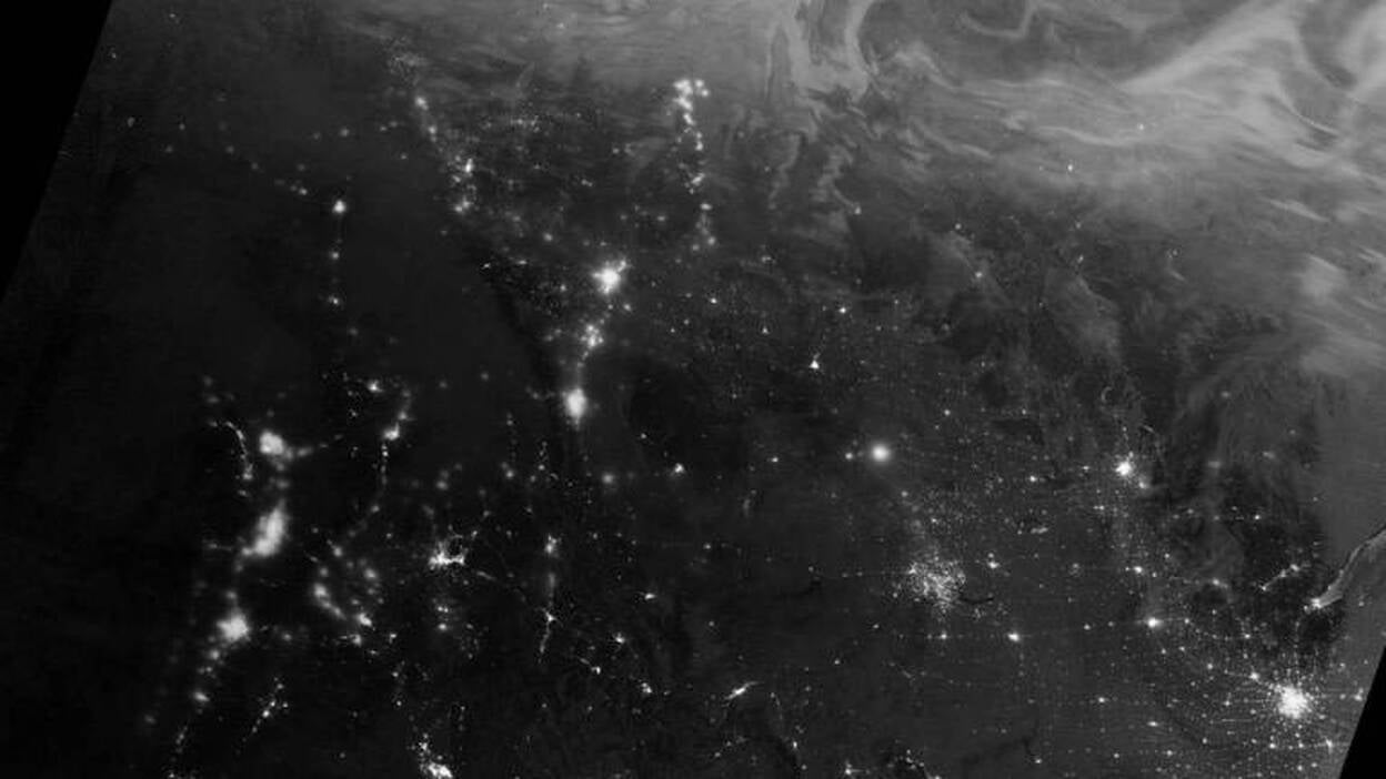 Una masa de partículas solares desata un 'show' de auroras boreales