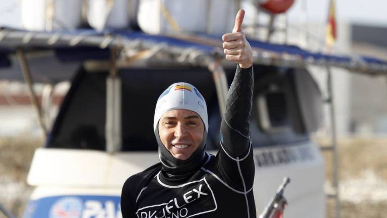 Meca culmina el reto de cruzar a nado el Estrecho de Gibraltar