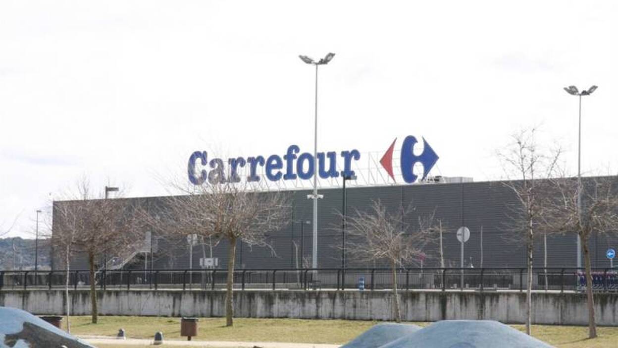Carrefour España deja de comprar panga de forma preventiva debido a su impacto ambiental