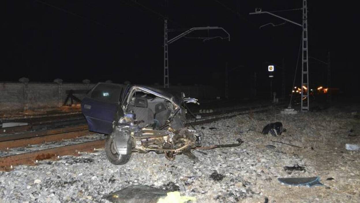 Dos jóvenes mueren arrollados por un tren en Palencia