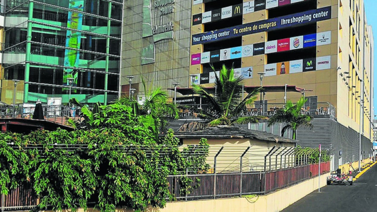 El BBVA estudia inversiones en el Centro Comercial El Muelle