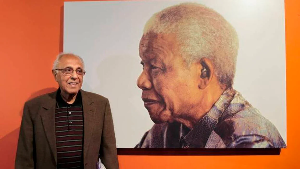 Muere Ahmed Kathrada, compañero de celda y lucha de Mandela contra apartheid
