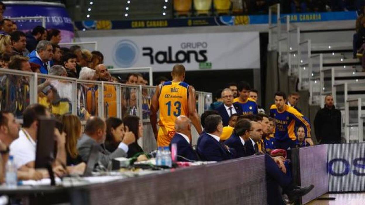 Báez sigue sin entrenarse, pero forzará para jugar ante el Barça