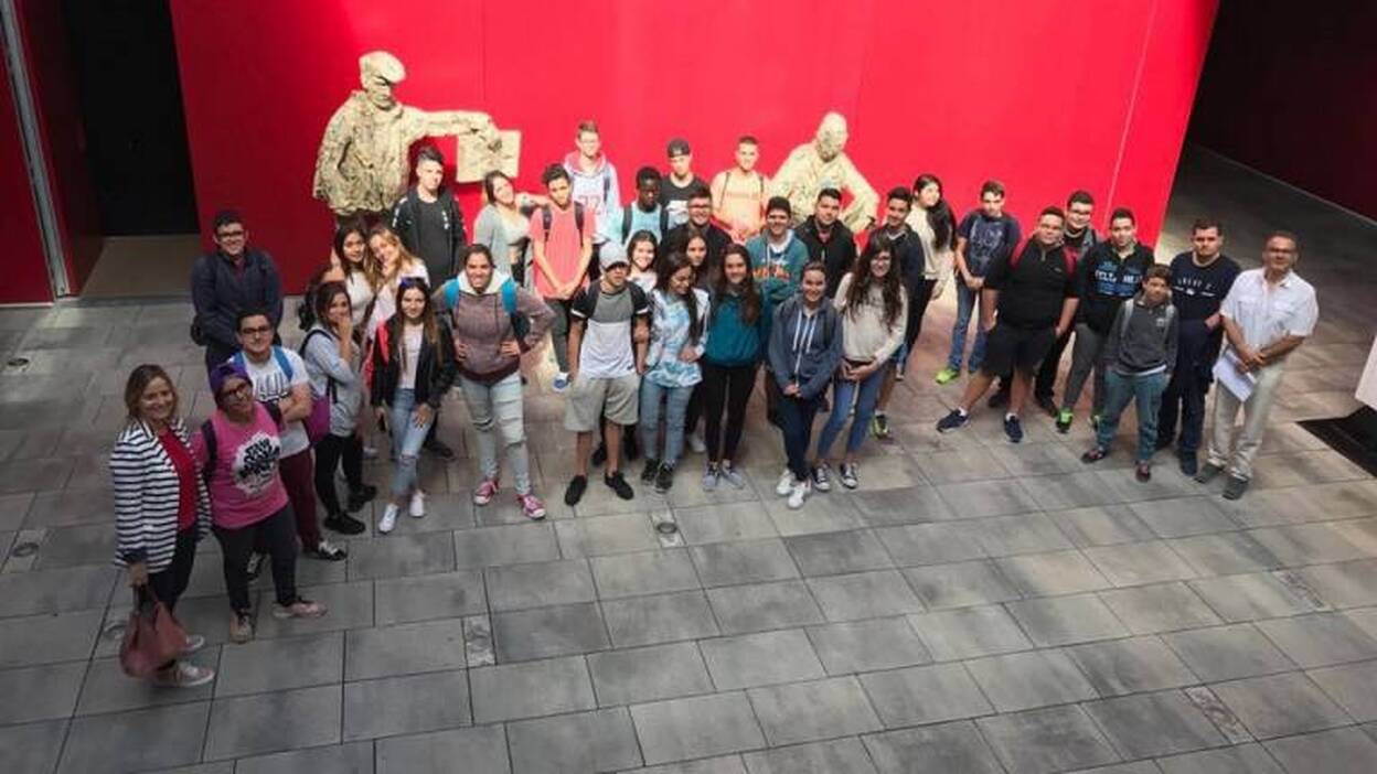 Alumnos del IES Las Huesas visitan CANARIAS7