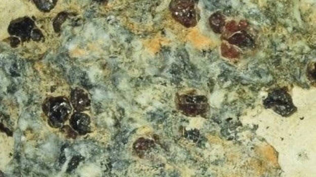 Minerales como 'matrioskas' ilustran la dinámica del interior terrestre