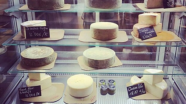 Selección de quesos de la enoteca Lamalauva.