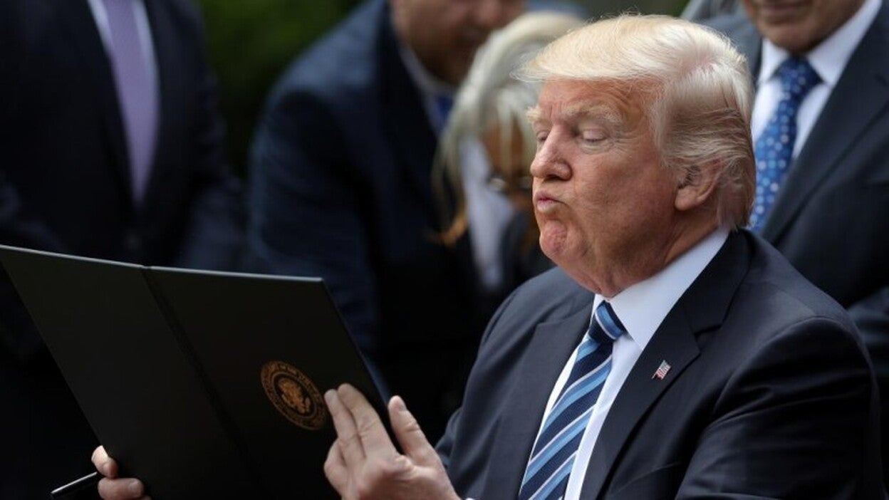 Trump le exigió "lealtad" a Comey y éste le ofreció "honestidad"