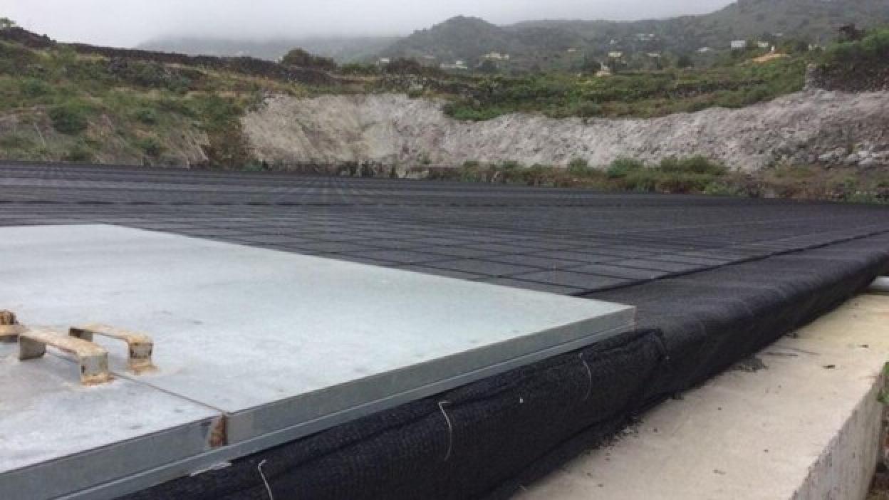 La ministra García Tejerina visita la zona donde se realizan obras de mejora de riego