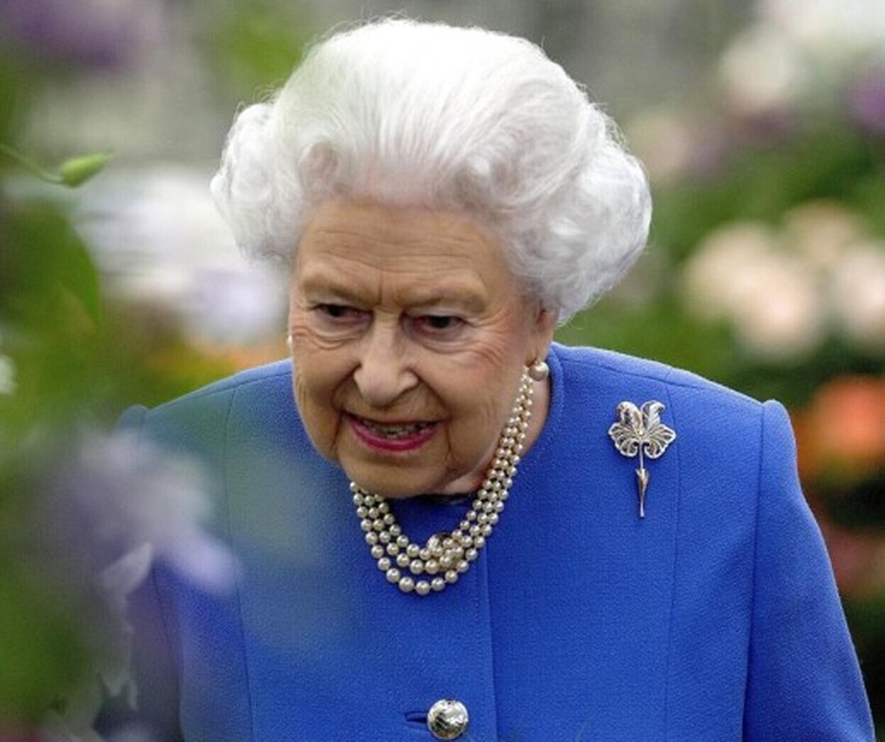 Isabel II: “Todo el país ha sido sacudido por la muerte y las heridas”