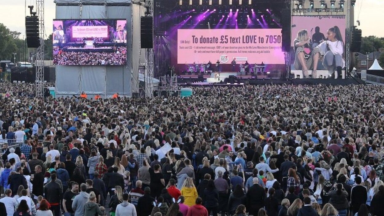 Ariana canta por las víctimas de Mánchester