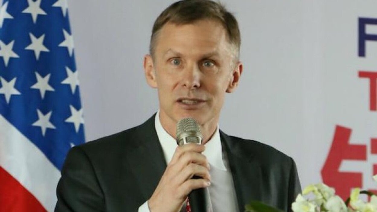 Dimite el embajador en funciones de EEUU en China