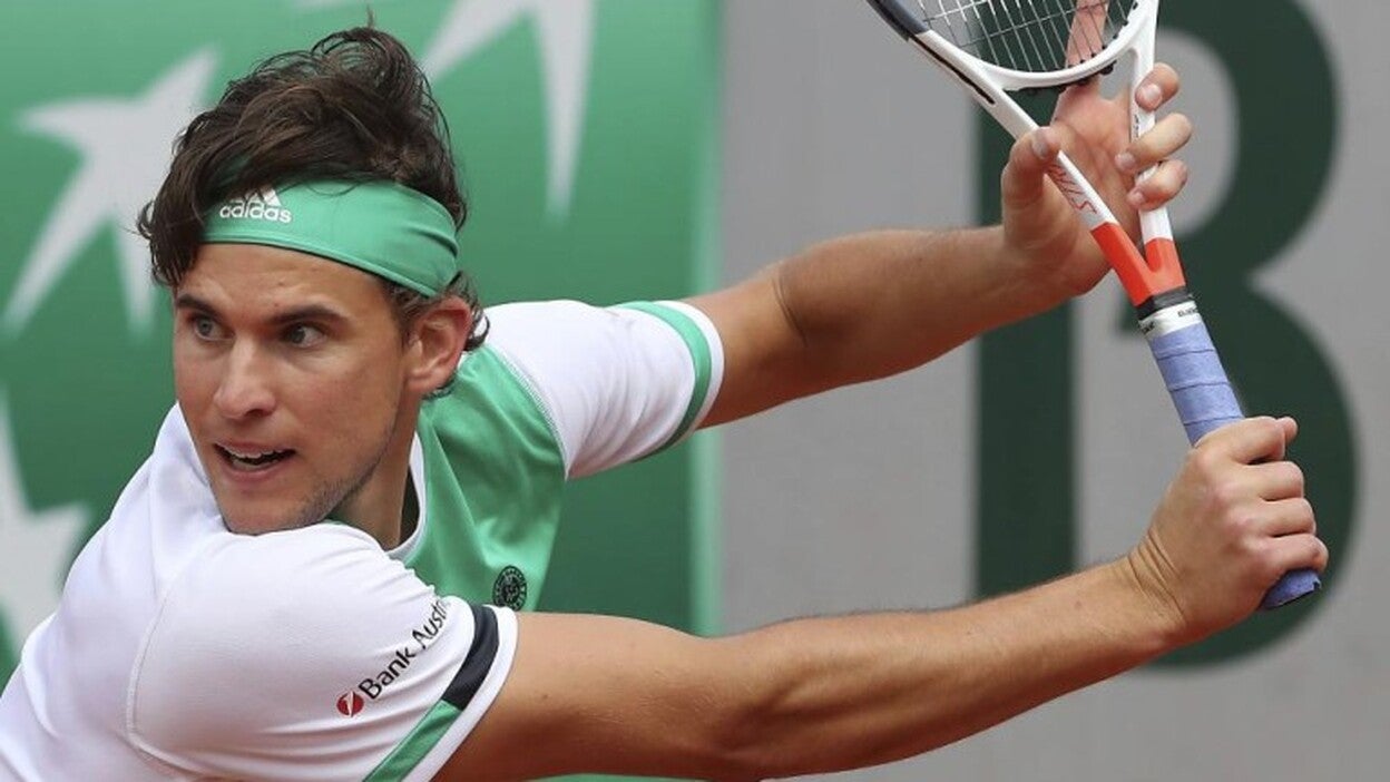 Thiem vence a Djokovic