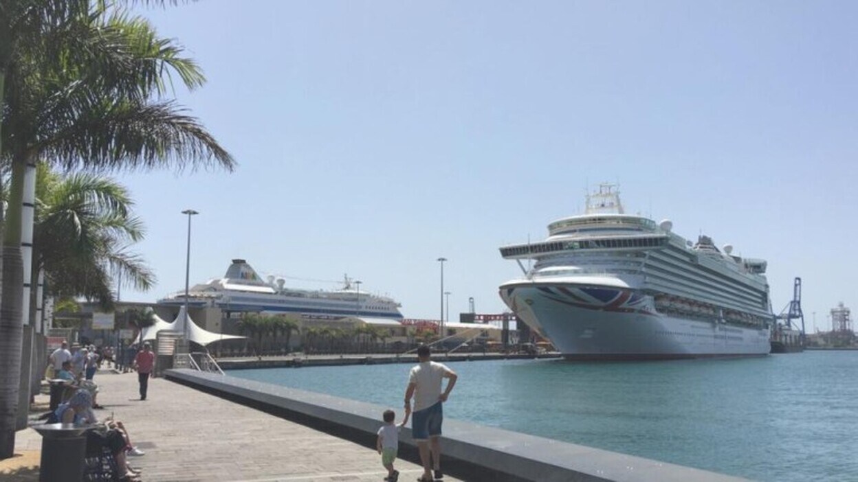 El Azura llega a la capital grancanaria