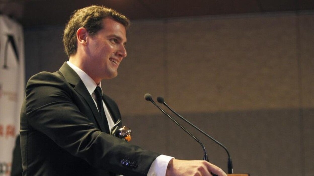 Rivera insta a Puigdemont a «poner fin a la pesadilla» y convocar elecciones