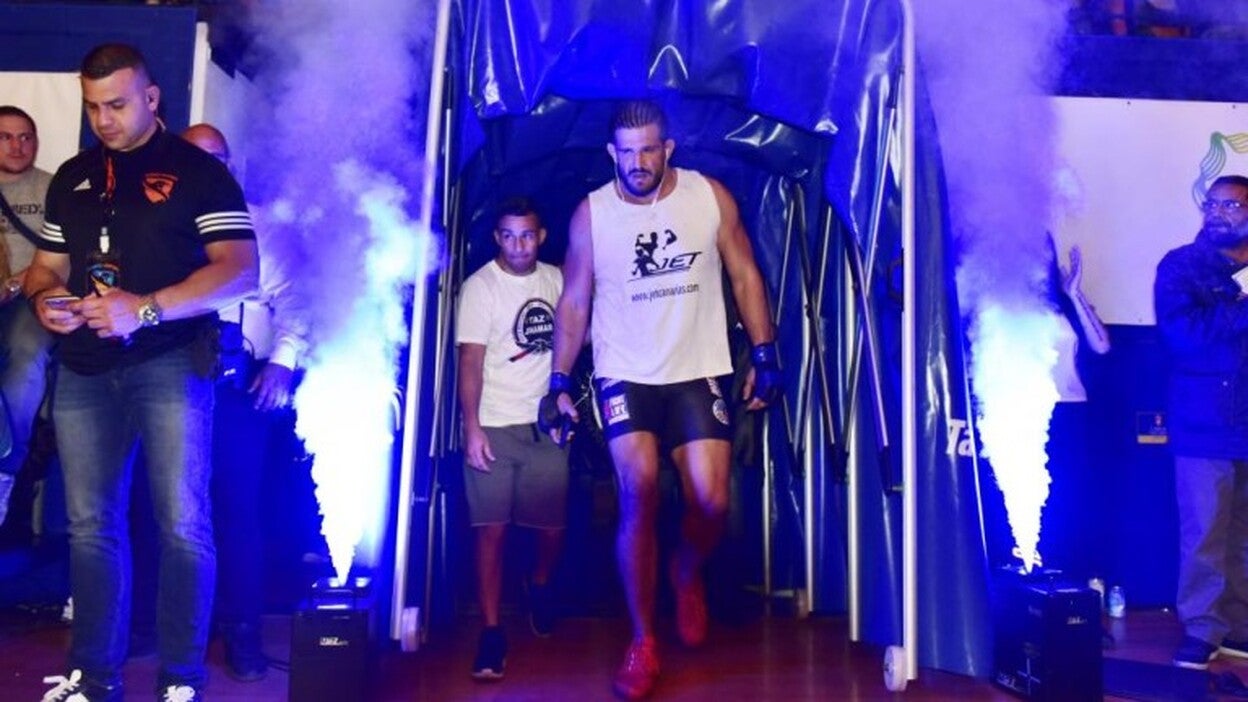 Juan Espino se mide a Rodney Wallace en Bolivia