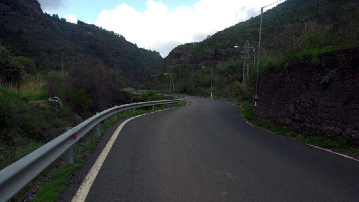 El asfaltado de la carretera de Valsendero se retrasa