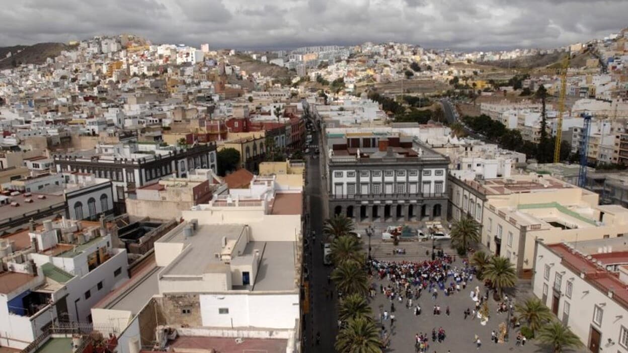 90 personas recorren San Antonio Abad y el subsuelo de la ciudad