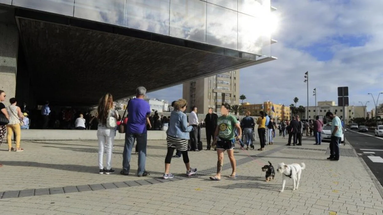 Canarias registró 78.000 delitos menos en 2016