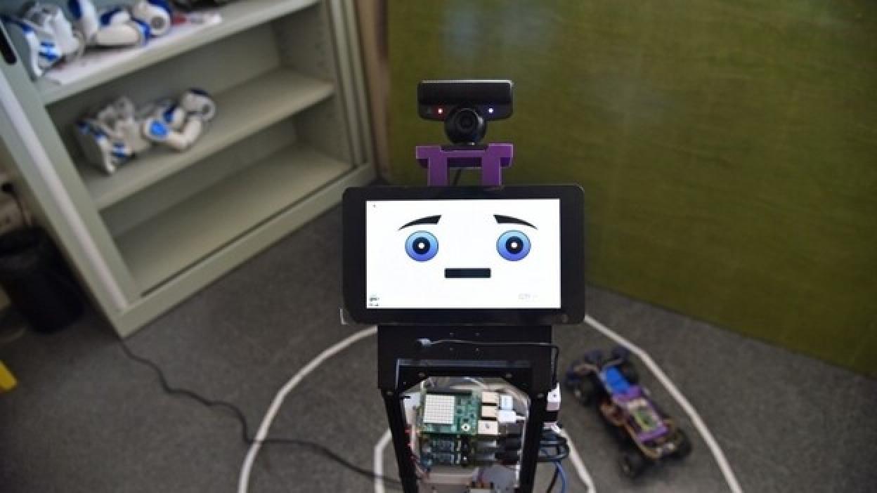 Crean un robot que detecta emociones