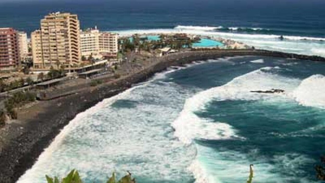 Prohibido el baño en las playas de Martiánez