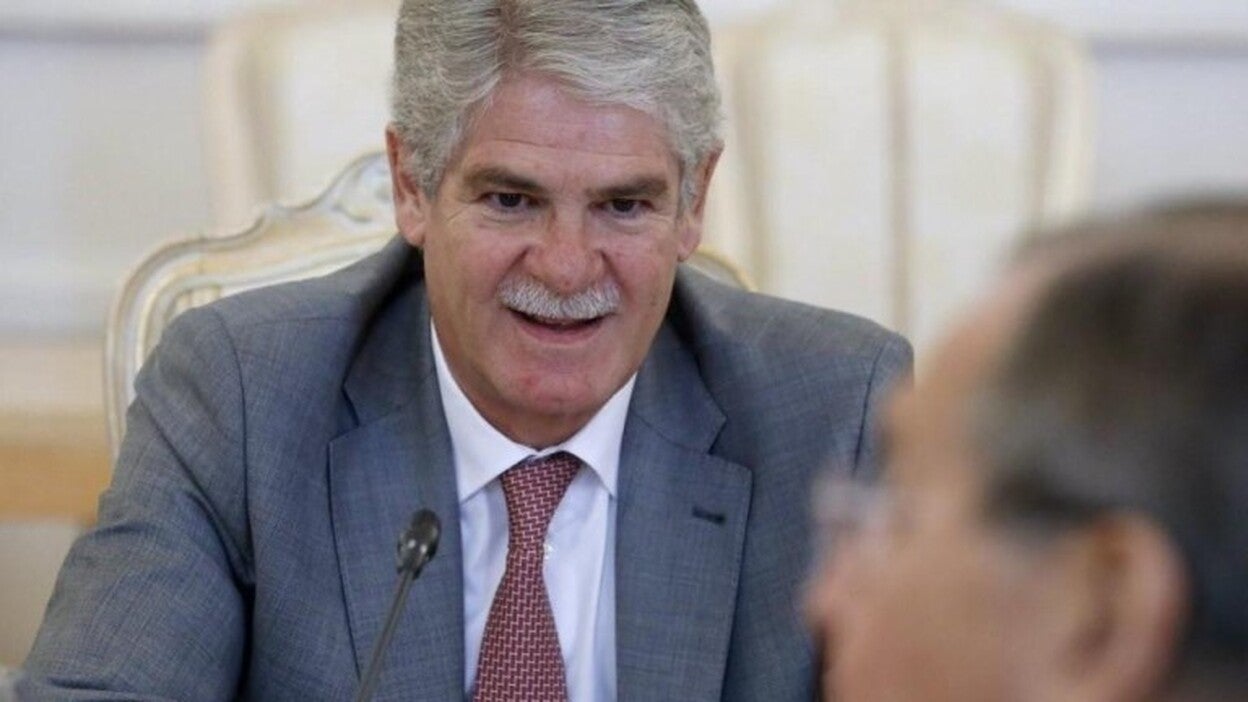 España pide a UE explorar sancionar a Maduro