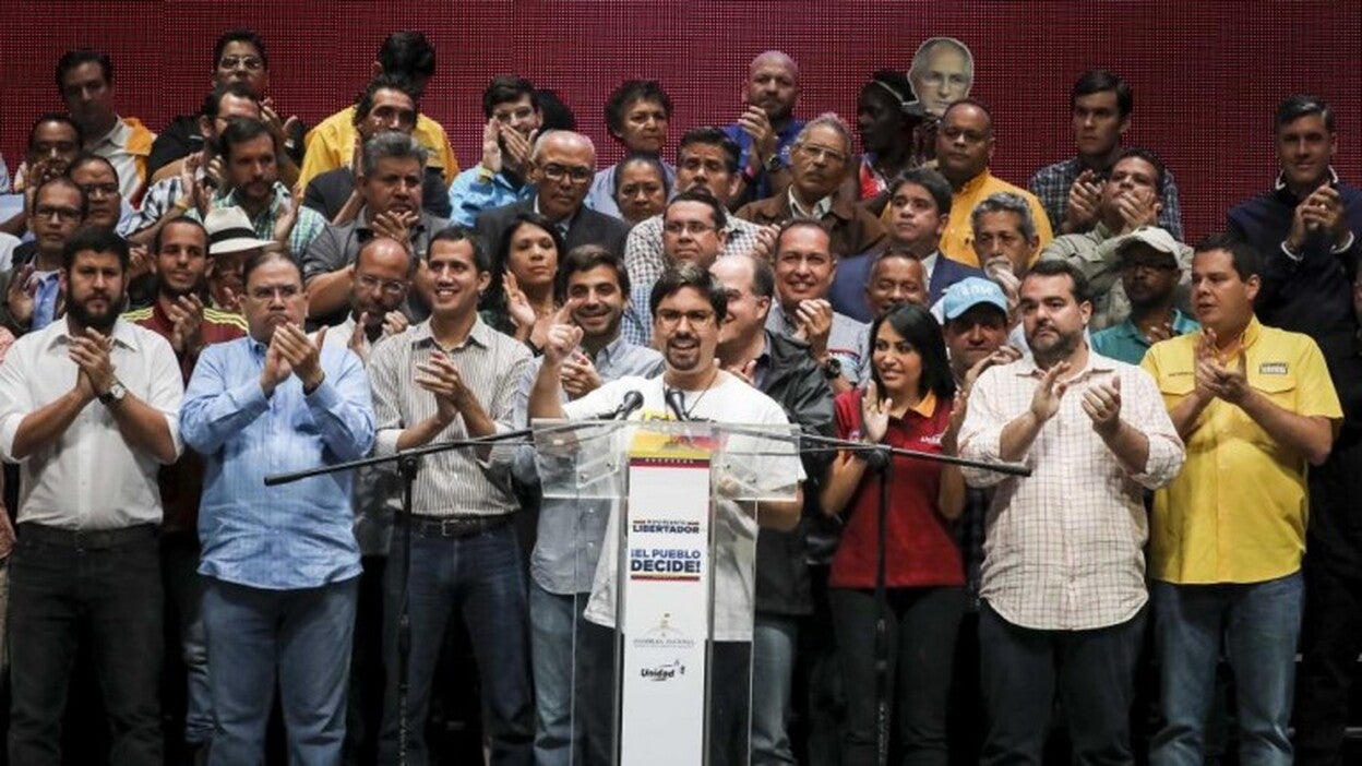 La oposición venezolana convoca un paro general