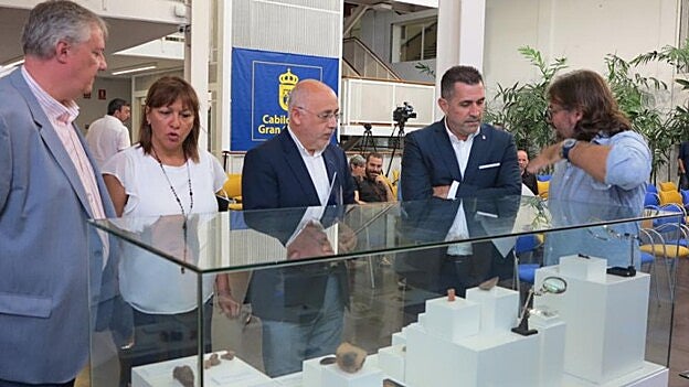 Carlos Ruiz, Dunia Gonzalez,  Antonio Morales  y Miguel Angel Clavijo /  C7